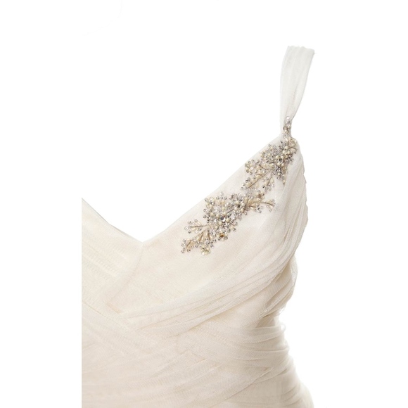 Vera Wang Ivory Silk One-of-a-kind Wedding Gown - Picture 4 of 4